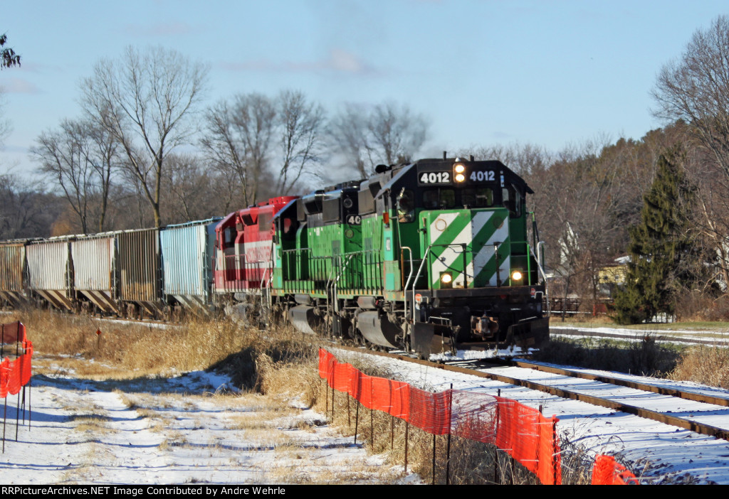 WSOR train T008 displays the colors of the season